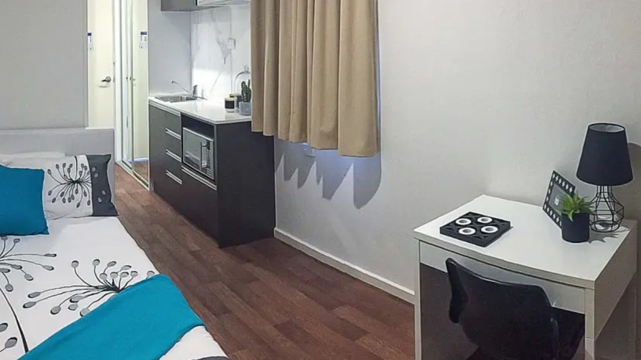 Furnished room studio flat for rent