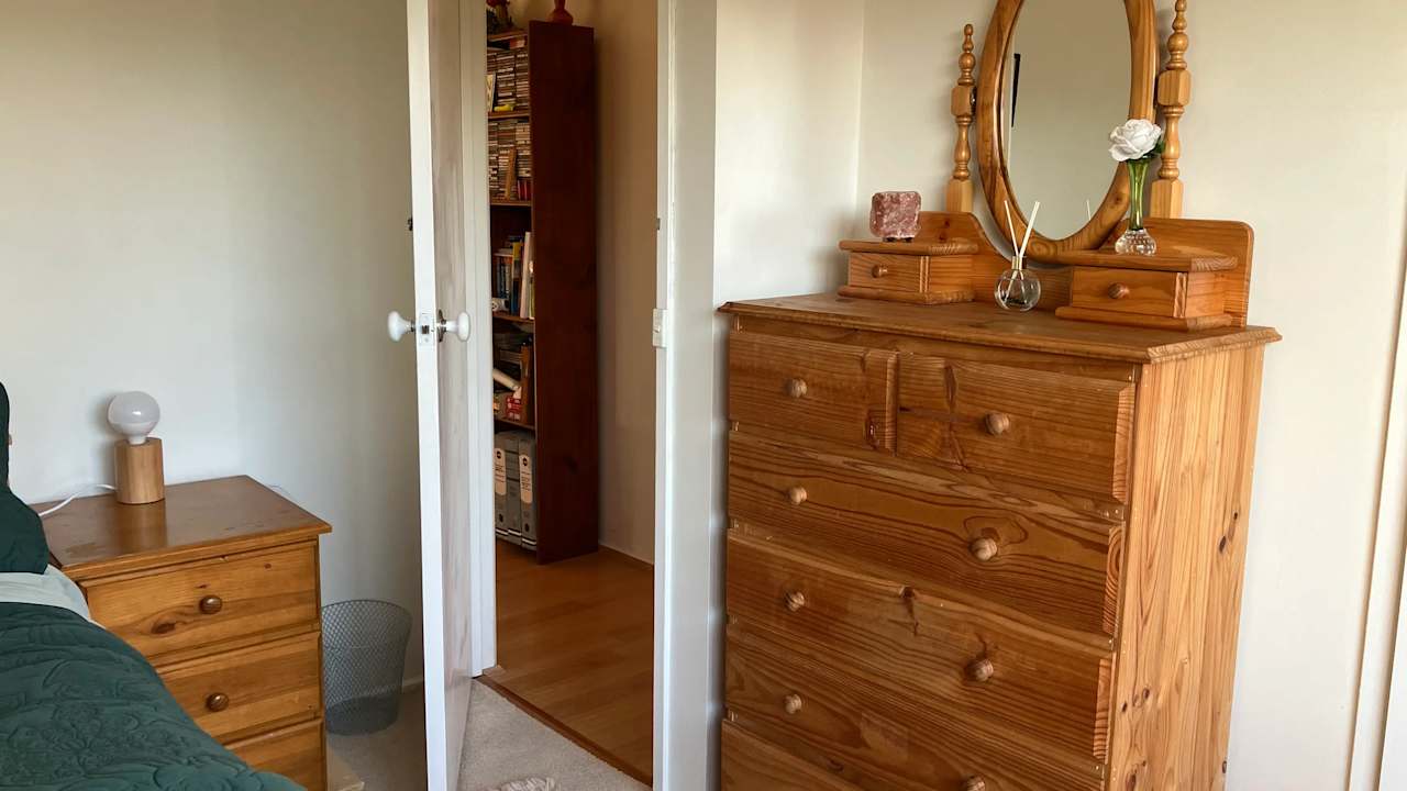 Furnished room in a share house