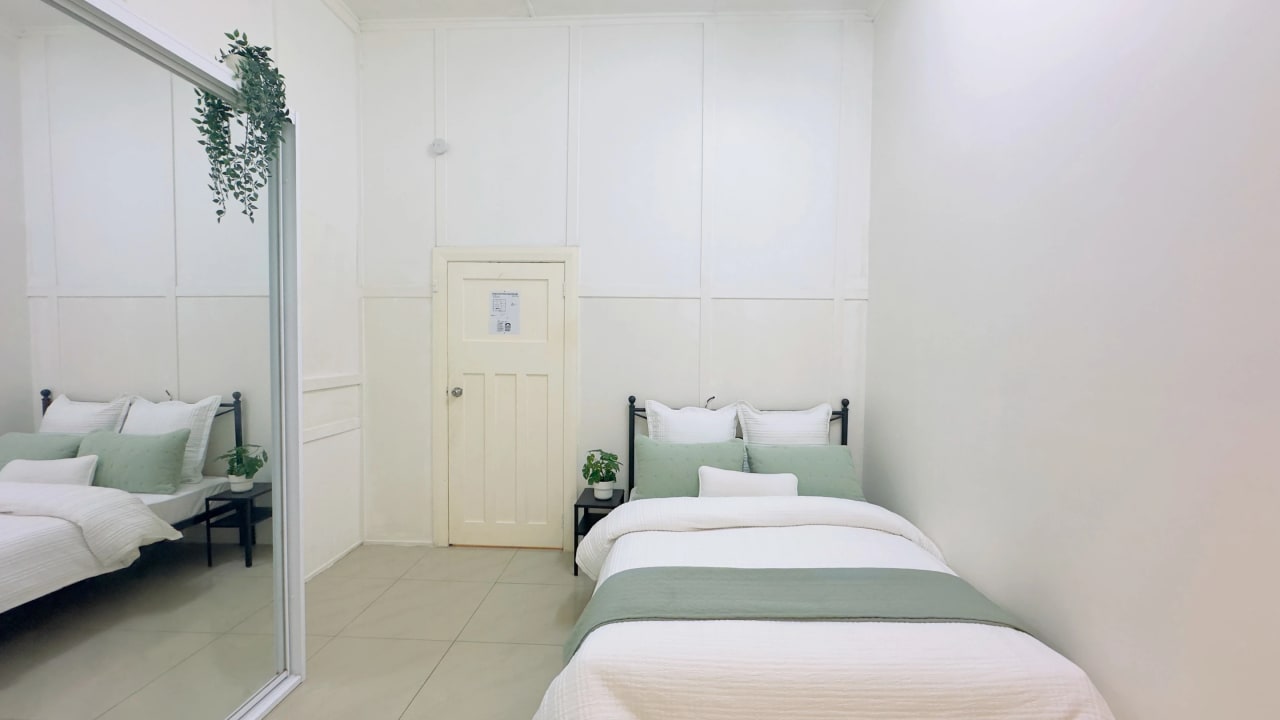 Furnished room in a share house