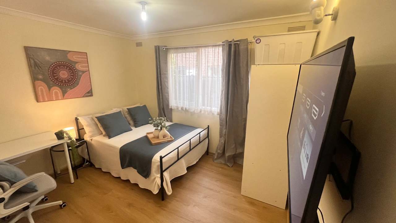 Furnished room in a share house