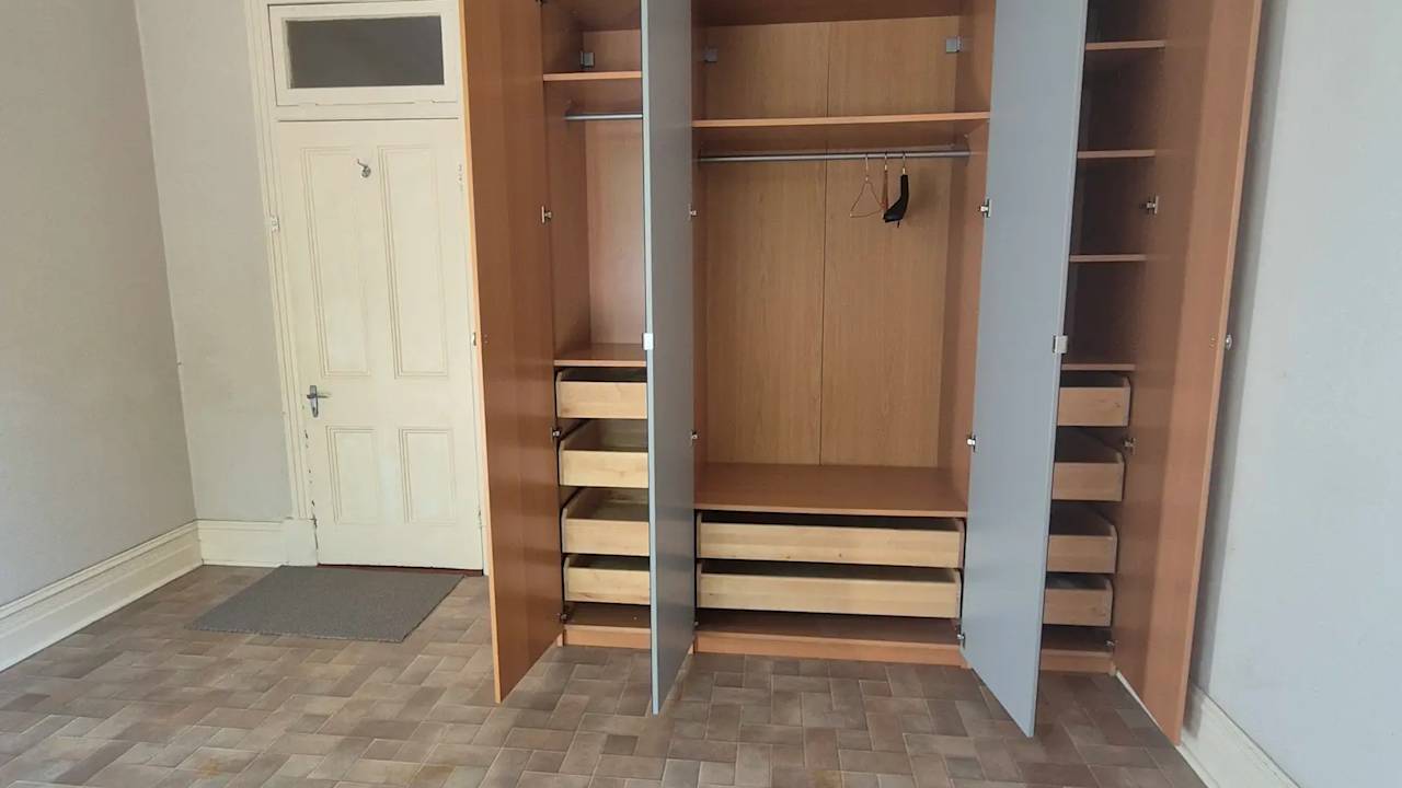 Unfurnished room in a share house