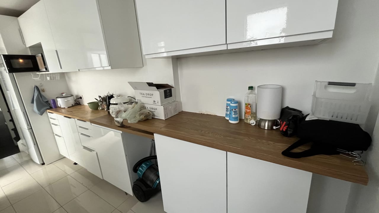 Furnished room in a share house