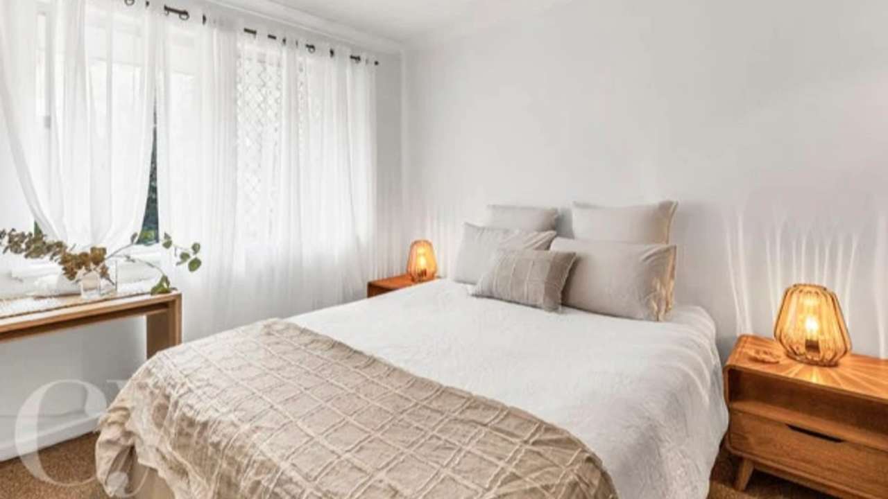 Unfurnished room in a flatshare
