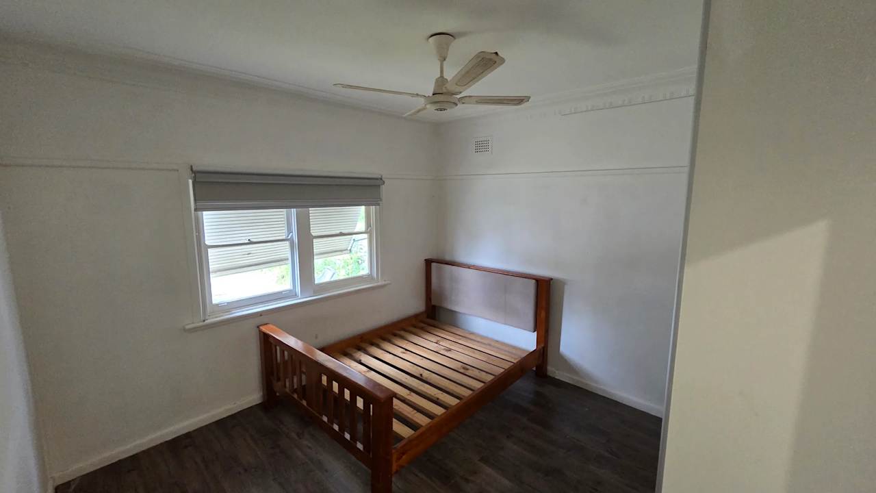 Room in a share house