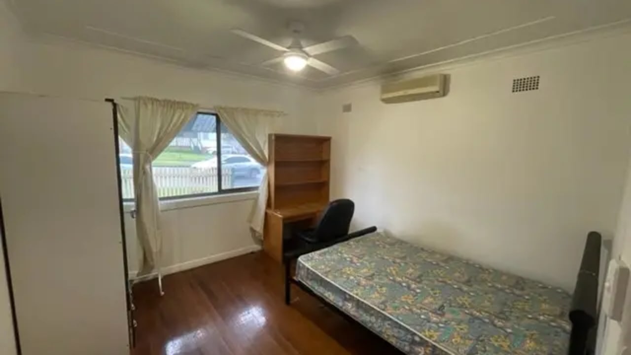 Room in a share house