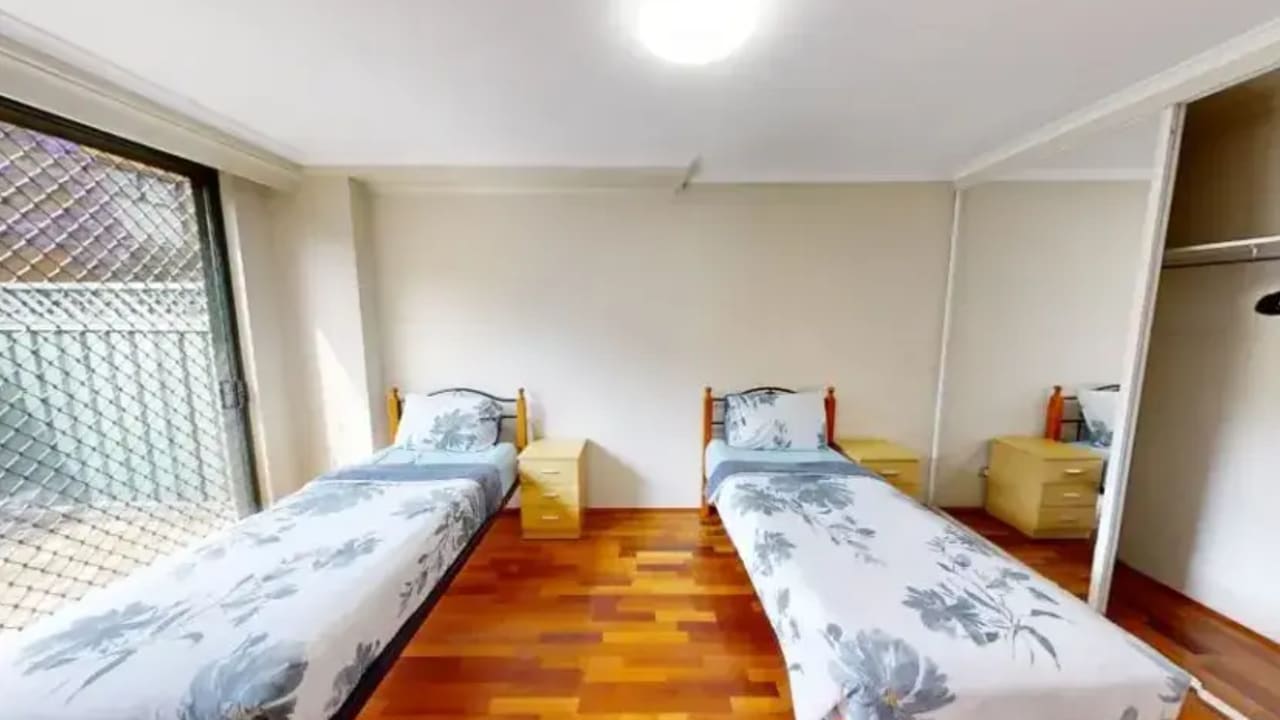 Furnished room with ensuite in a flatshare