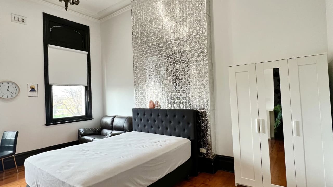 Furnished room in a share house