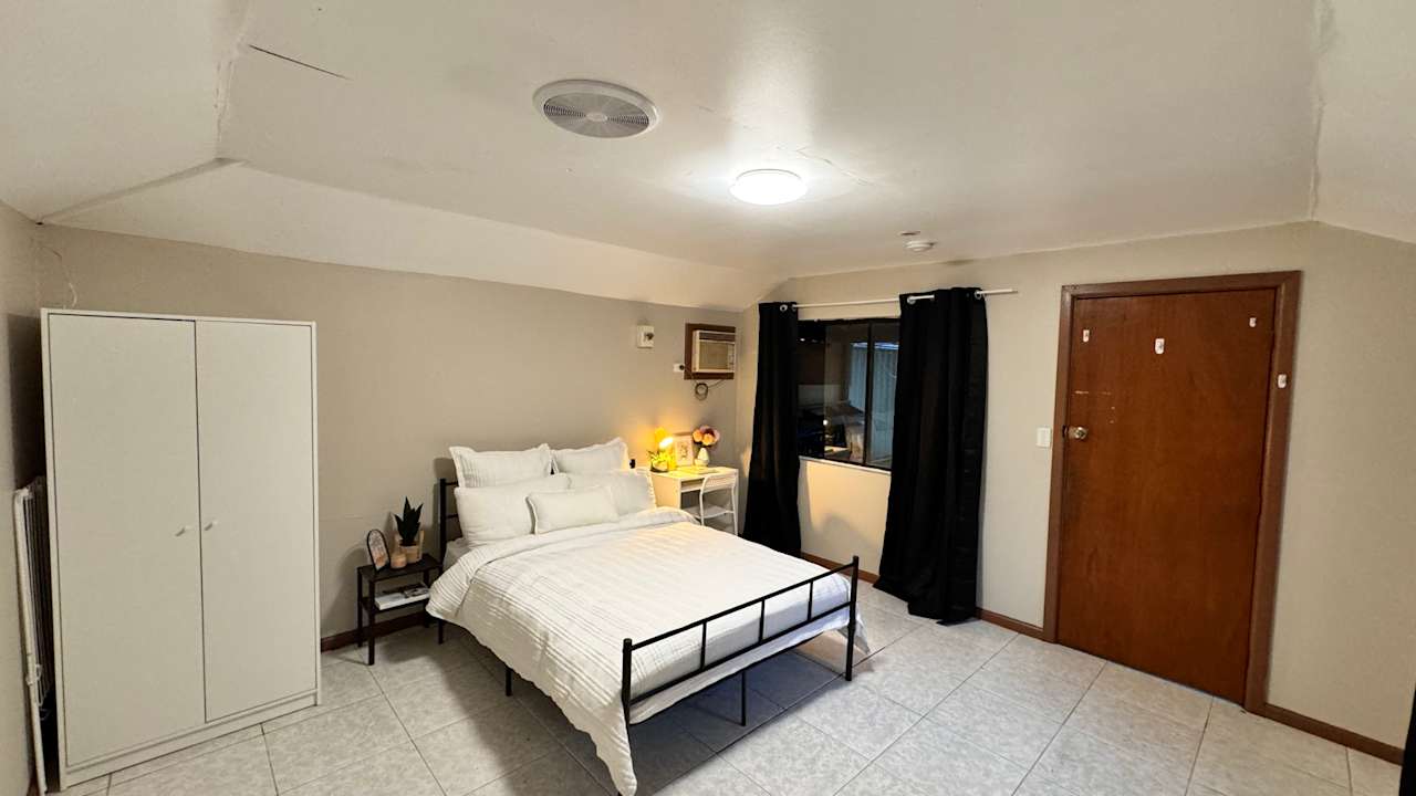 Furnished room in a flatshare