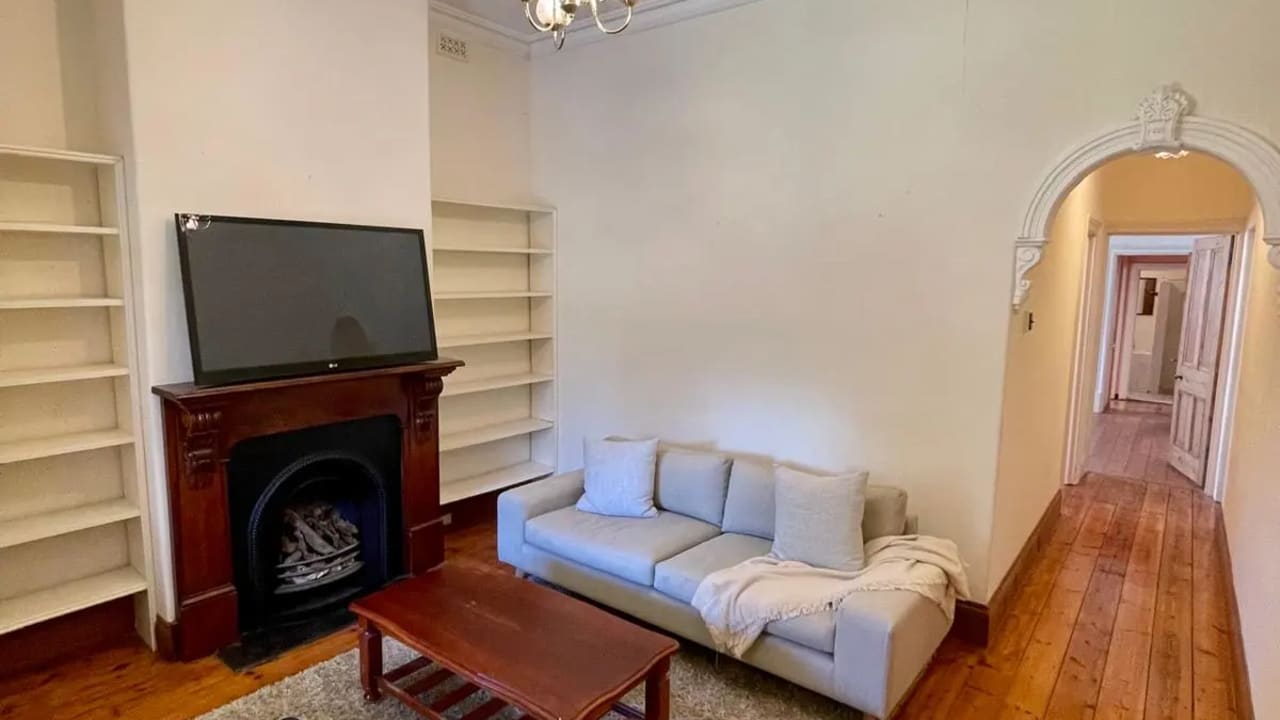Room in a share house