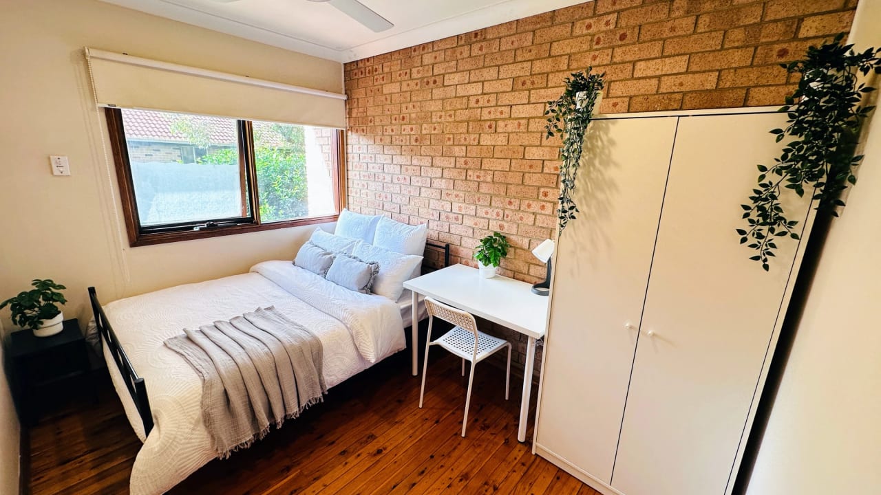 Furnished room in a share house