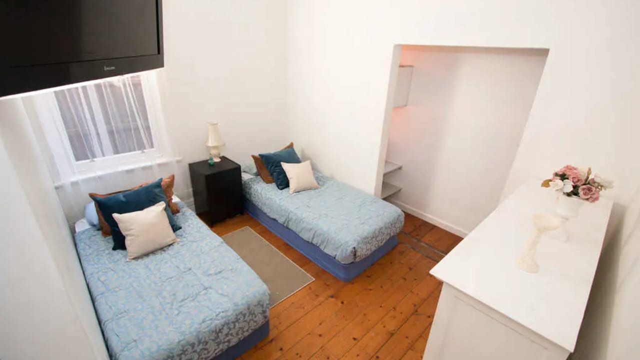 Furnished room in a flatshare