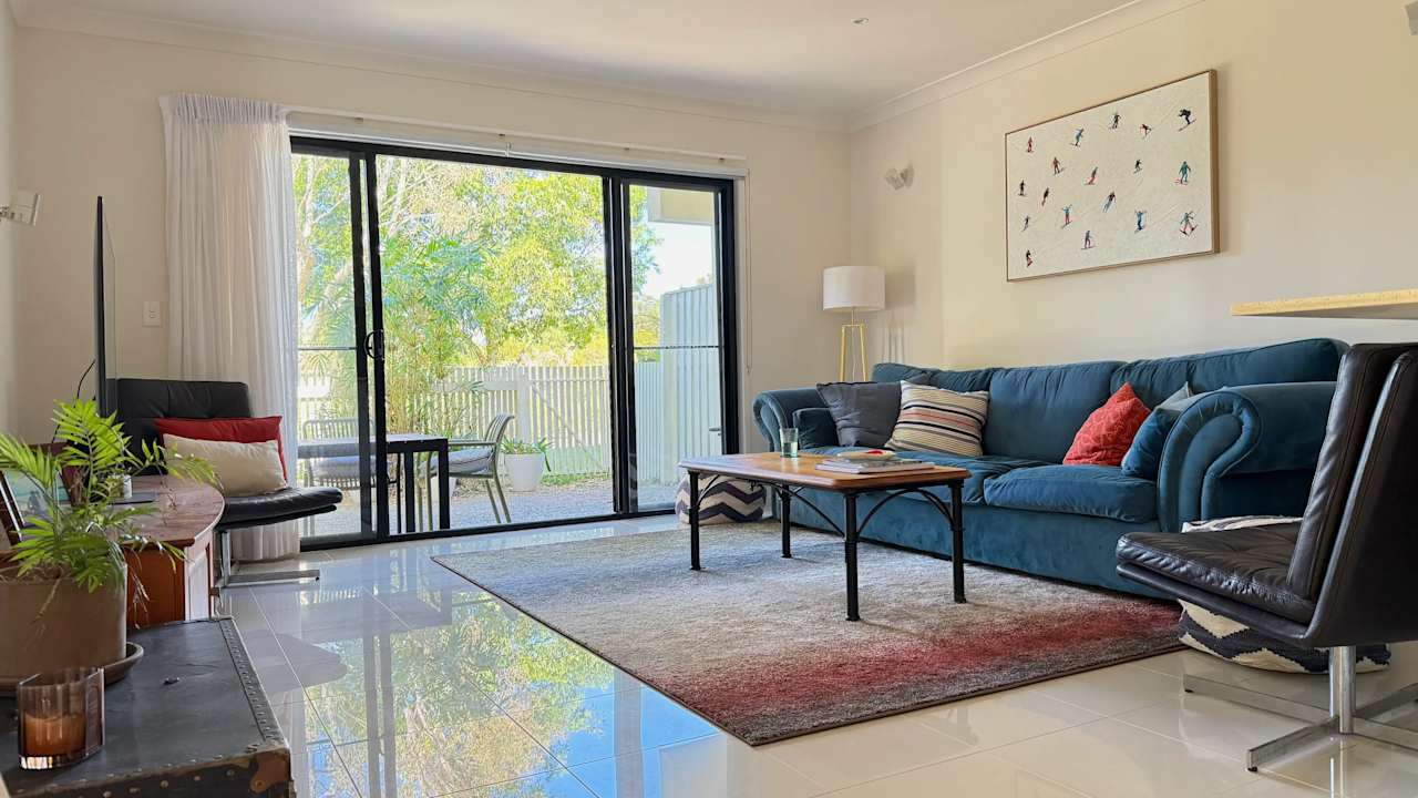 Whole property with 2 rooms for rent