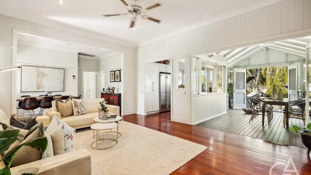 Room in a share house