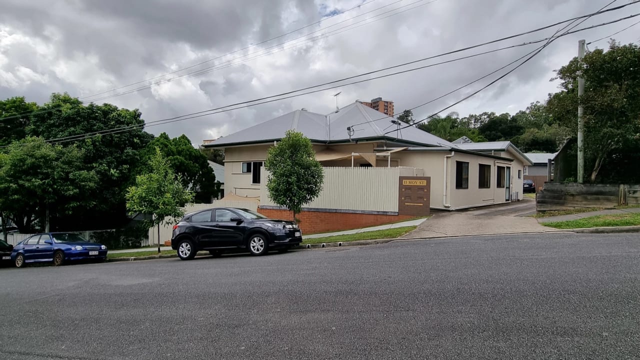 Whole property with 2 rooms for rent