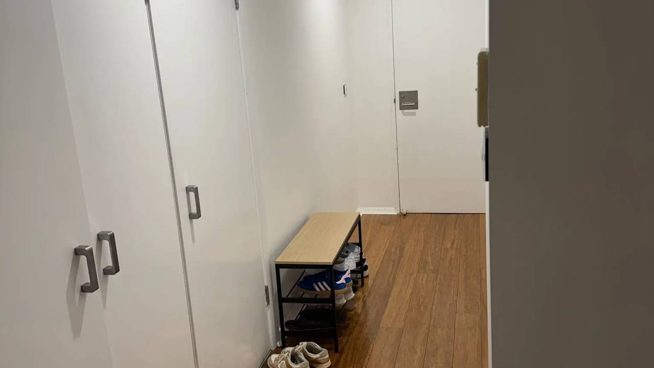 Unfurnished room in a flatshare
