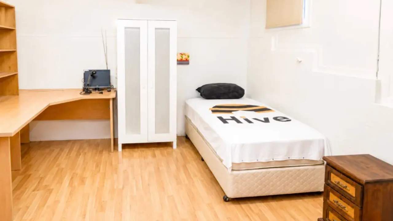 Furnished room in a share house