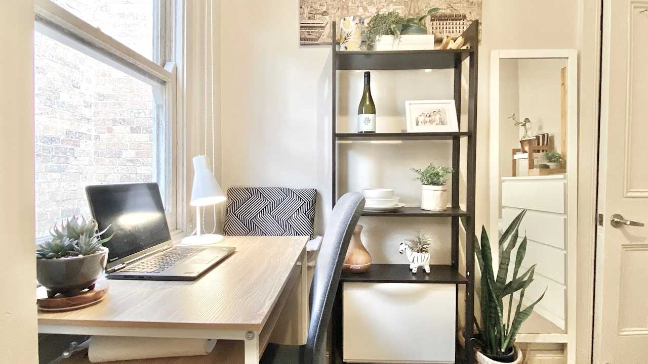 Furnished room in a share house