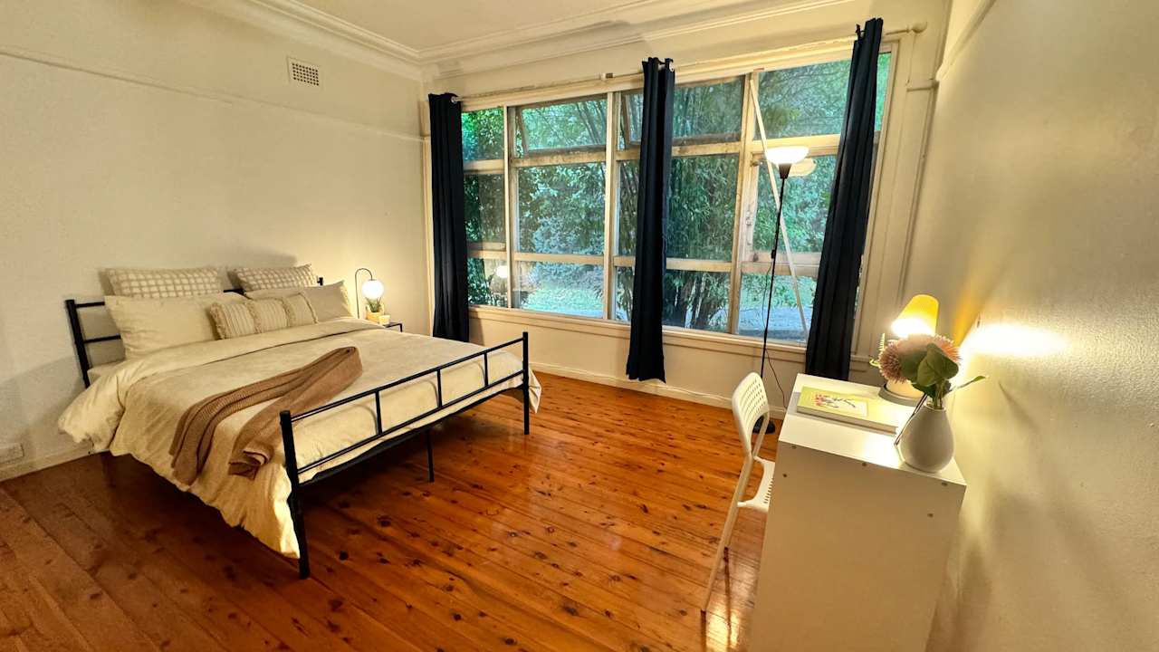 Furnished room in a flatshare