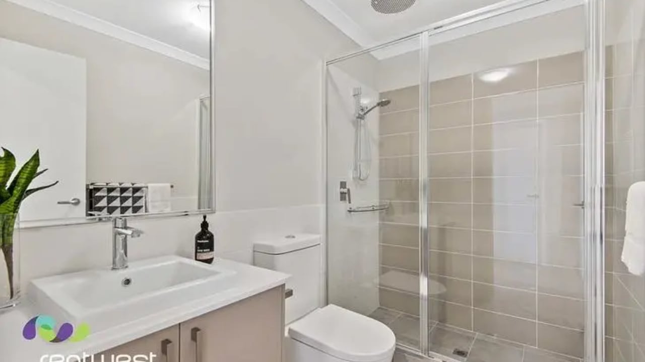 Unfurnished room with own bathroom