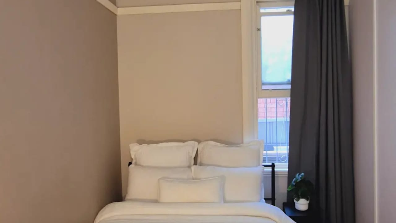 Furnished room in a share house