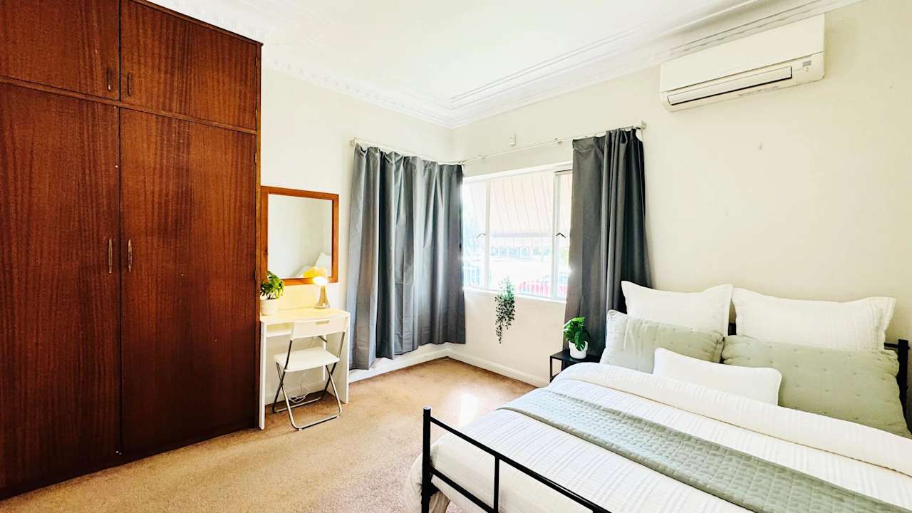 Furnished room in a share house