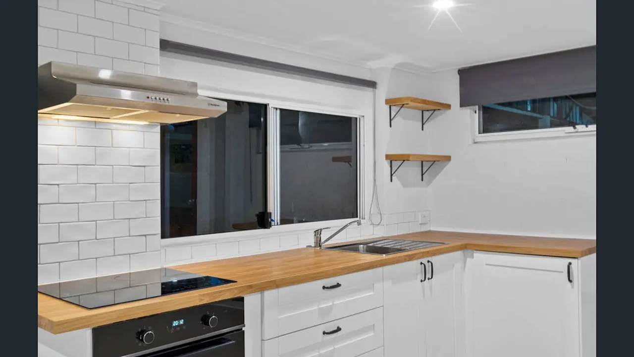 Unfurnished room granny flat for rent