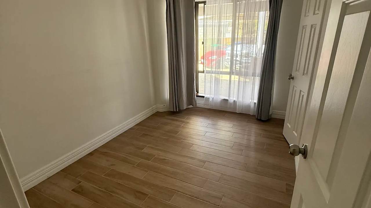 Room in a share house