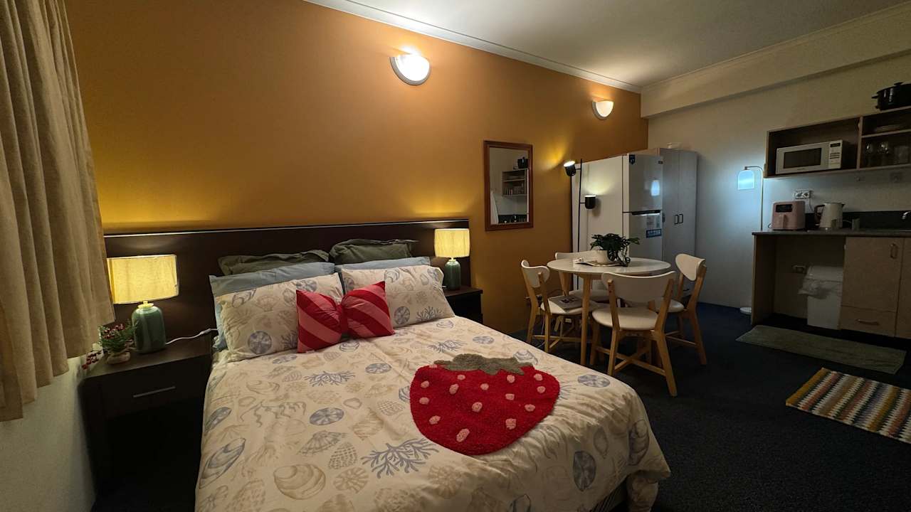 Furnished room studio flat for rent