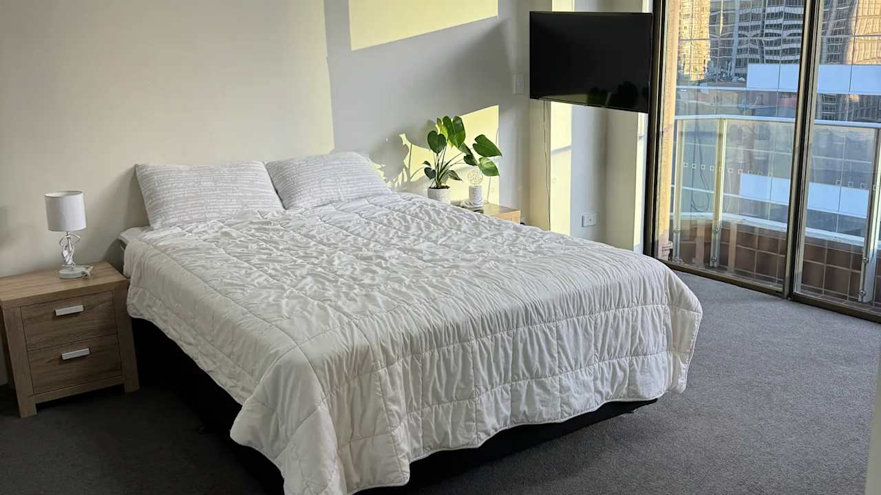 Furnished room with ensuite in a flatshare