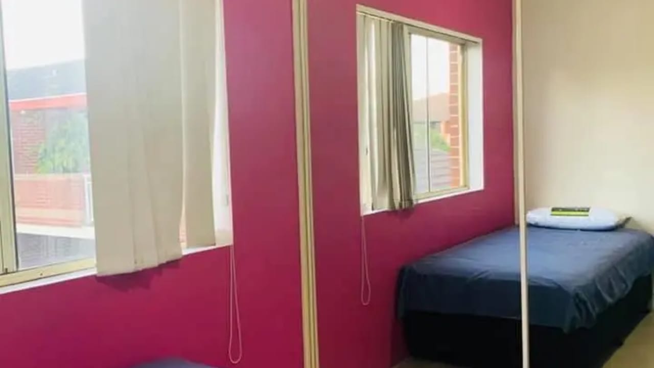 Furnished room in a flatshare