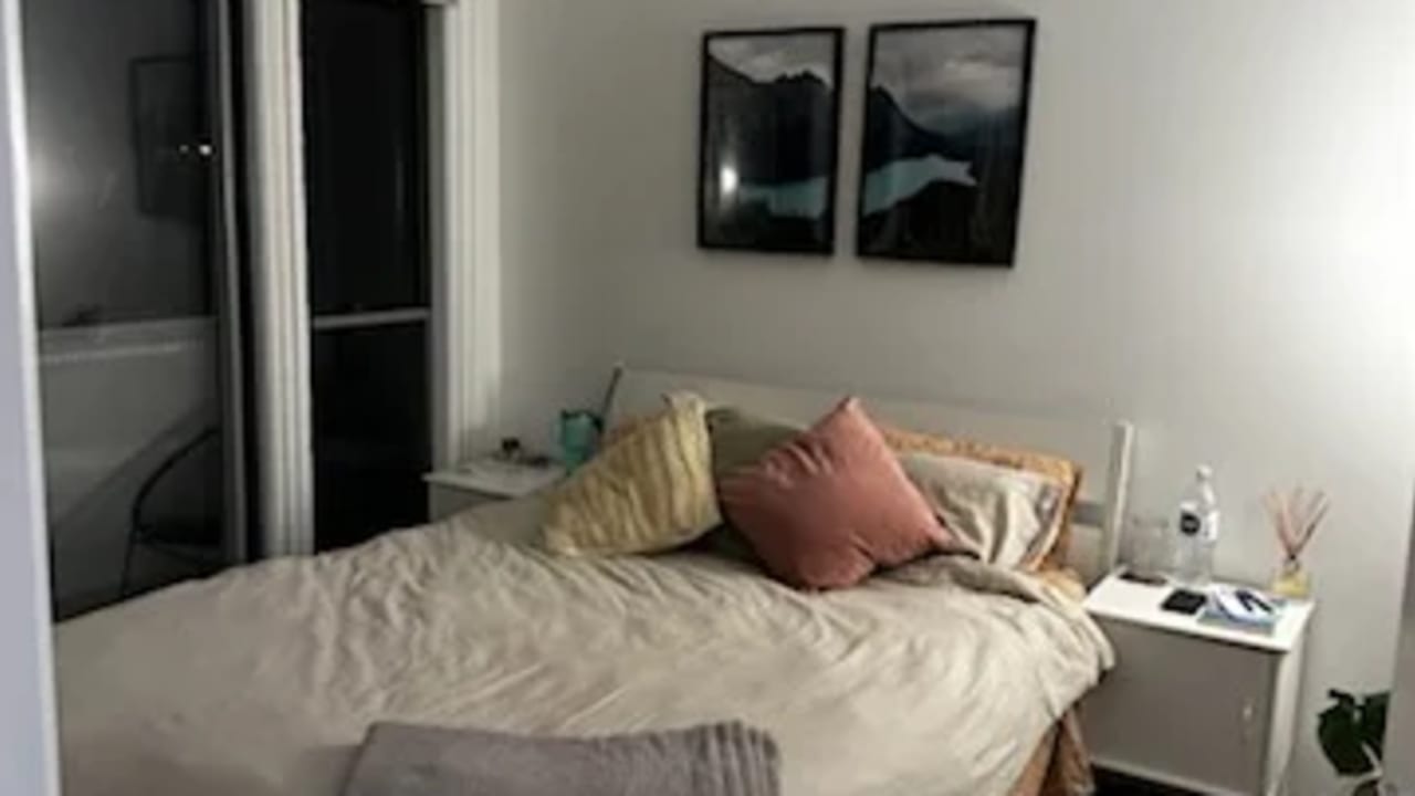 Room in a share house