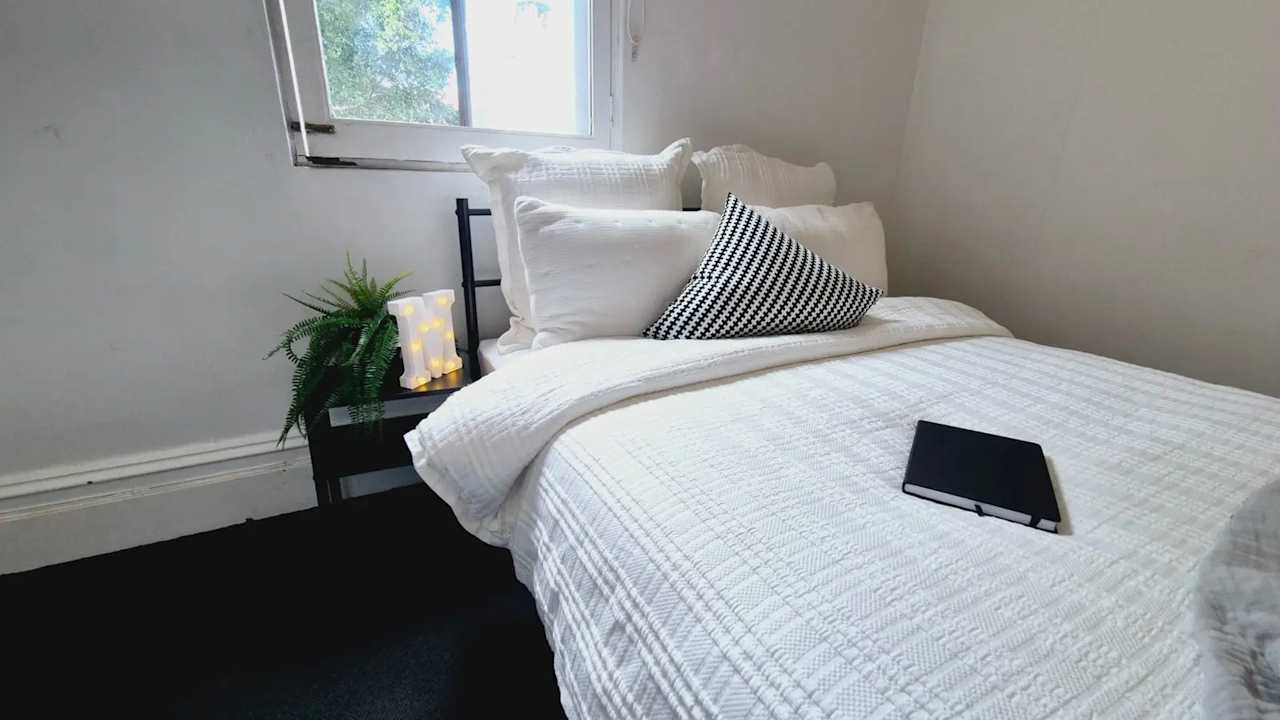 Furnished room in a share house