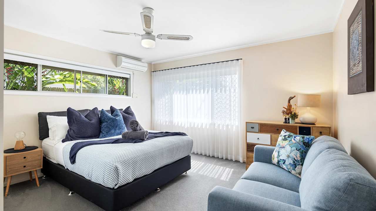 Furnished room in a share house