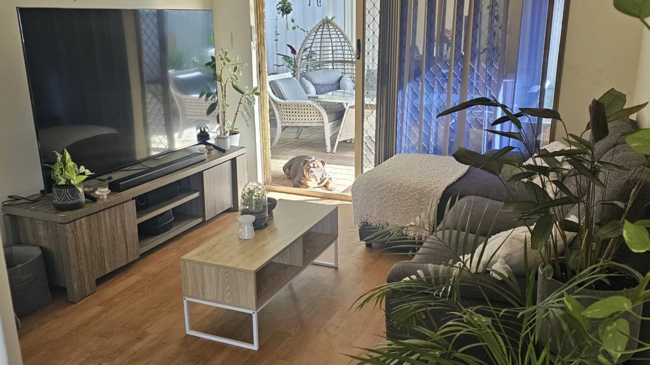 Room in a share house