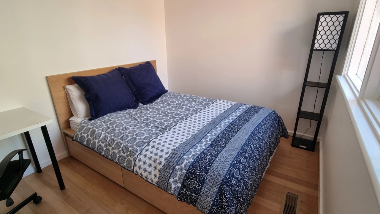 Furnished room in a share house