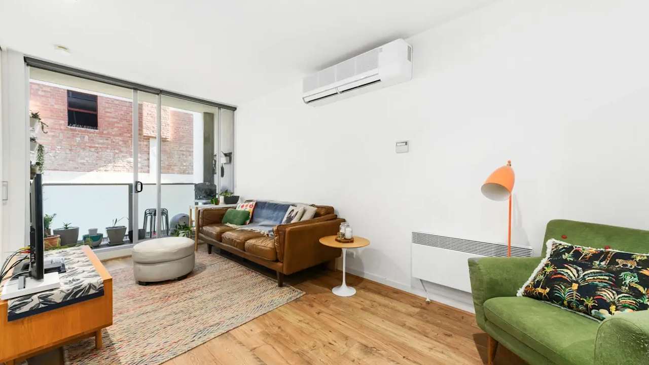 Whole property with 2 rooms for rent