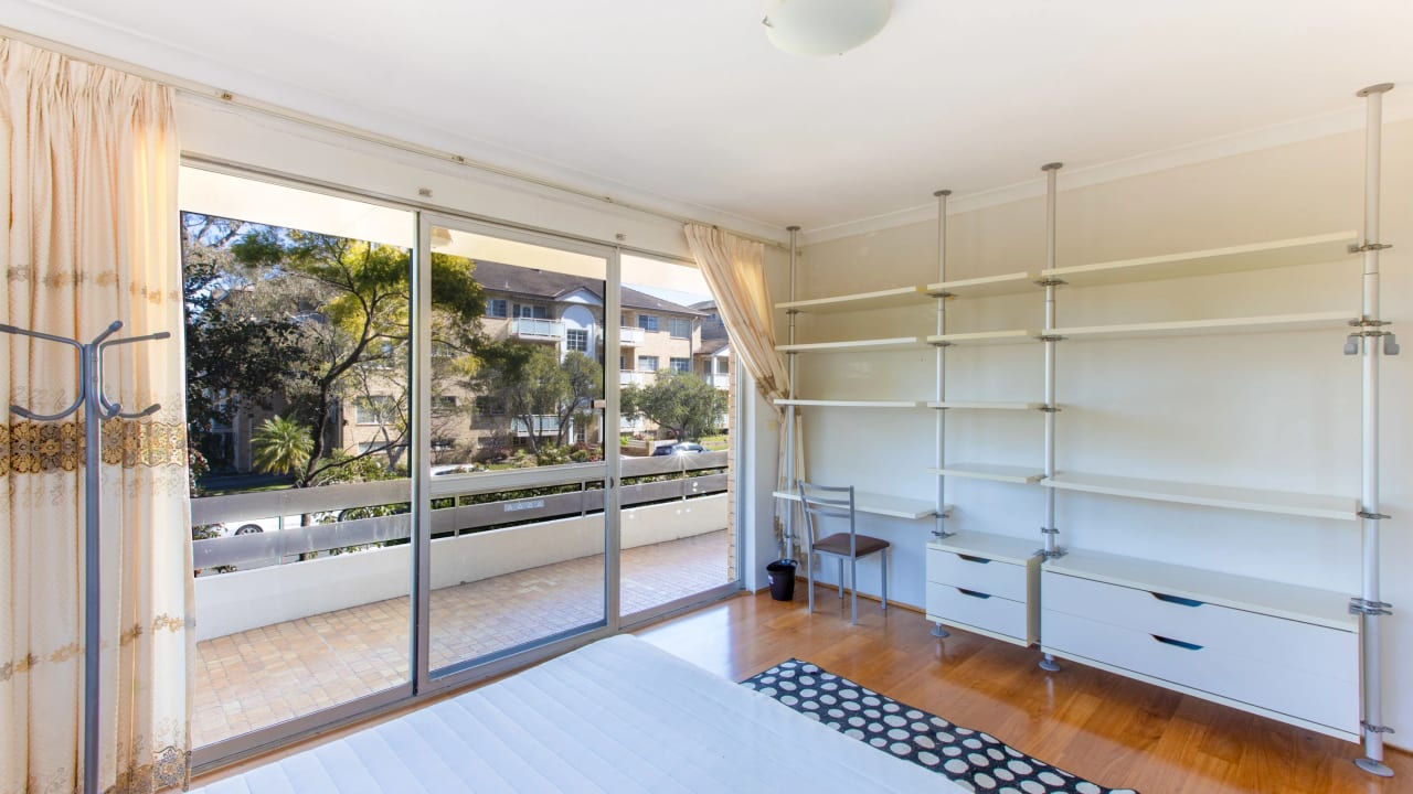 Furnished room in a flatshare