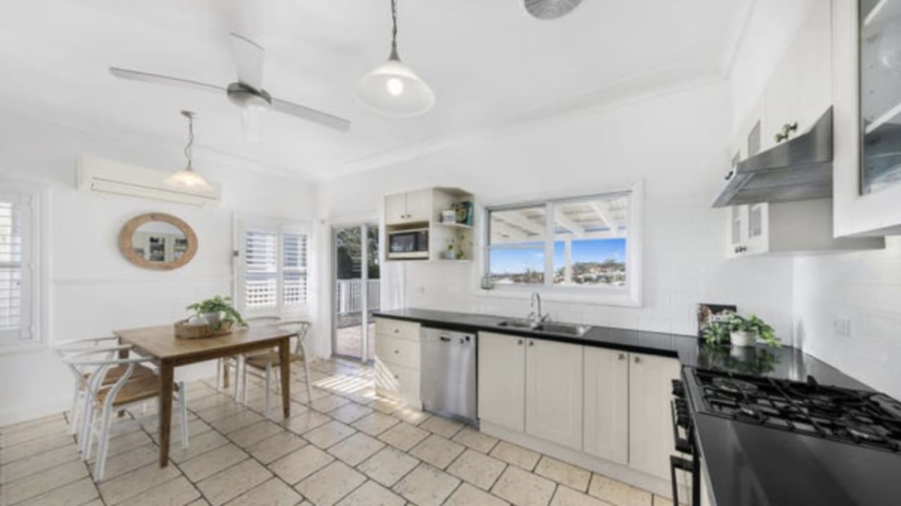 Whole property with 3 rooms for rent