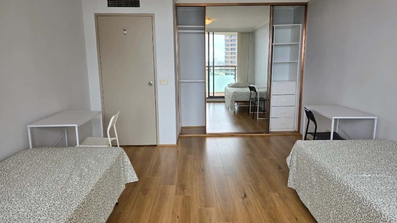 Furnished room in a flatshare