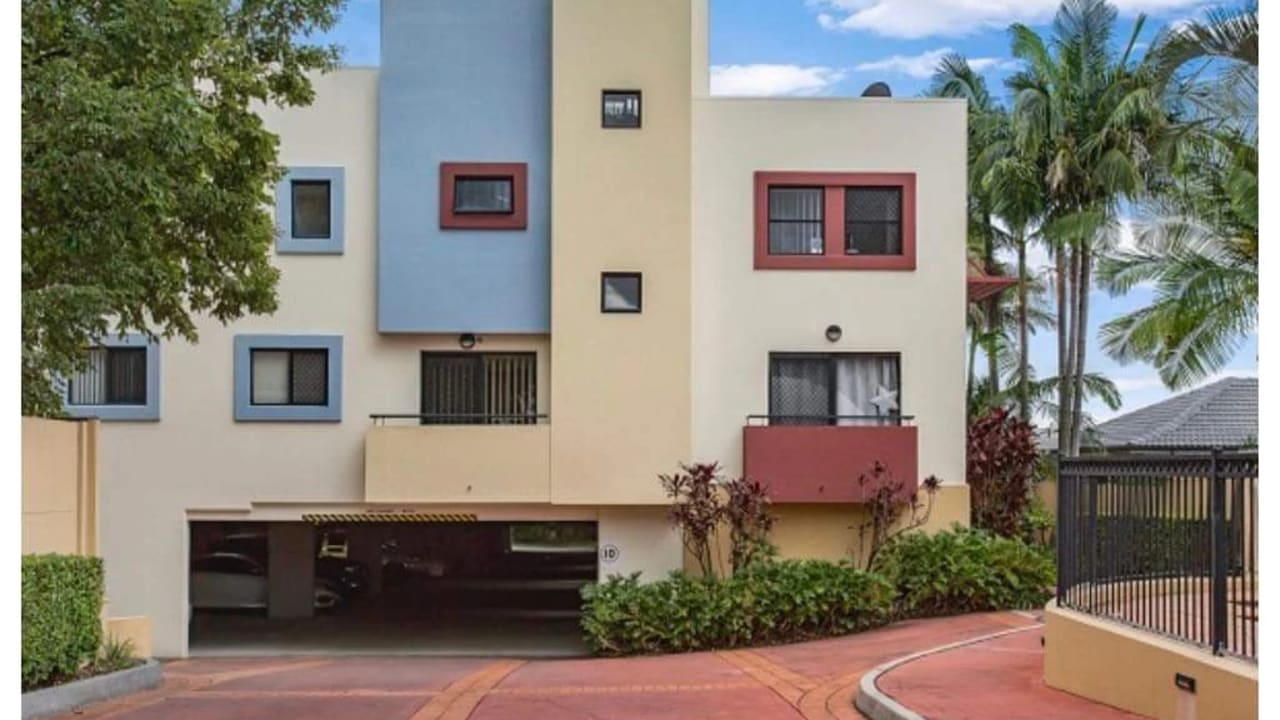 Furnished room with ensuite in a share house