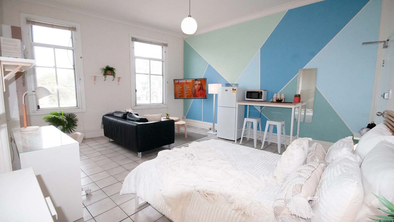 Furnished room in a share house