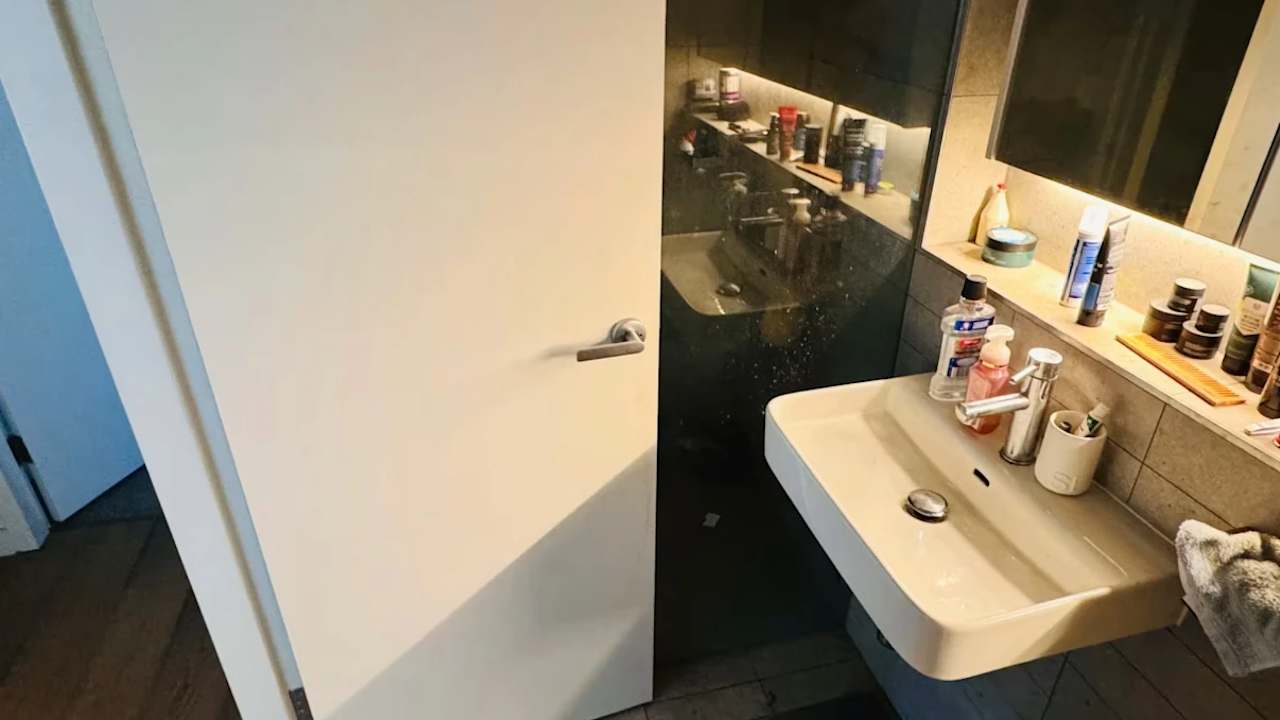 Unfurnished room with own bathroom