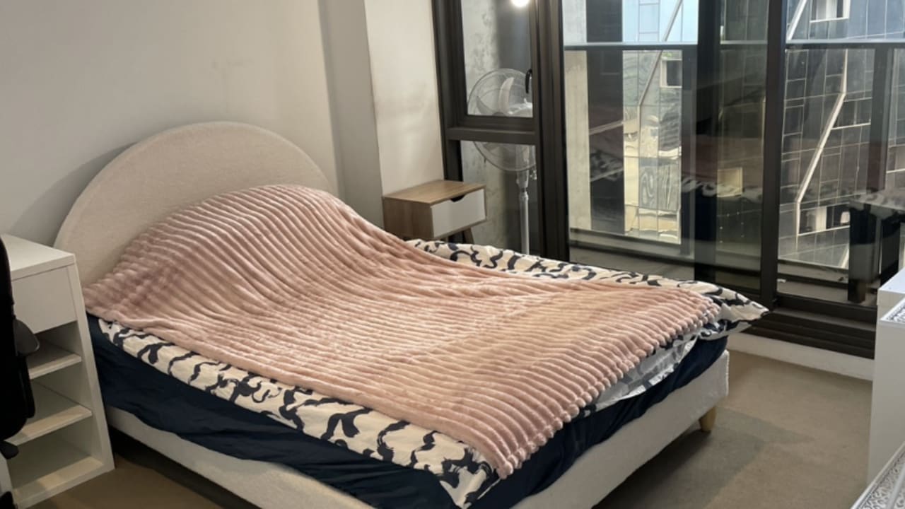 Furnished room in a flatshare