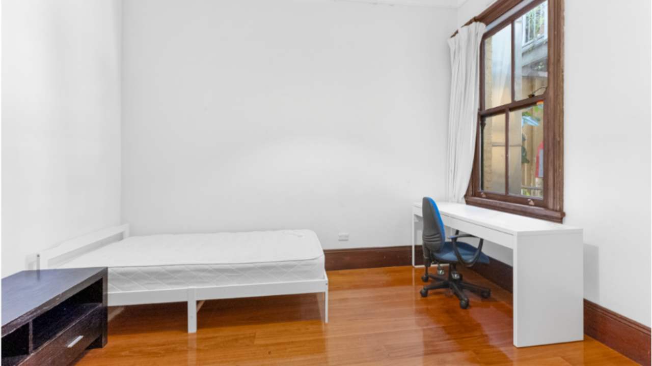 Whole property with 2 rooms for rent