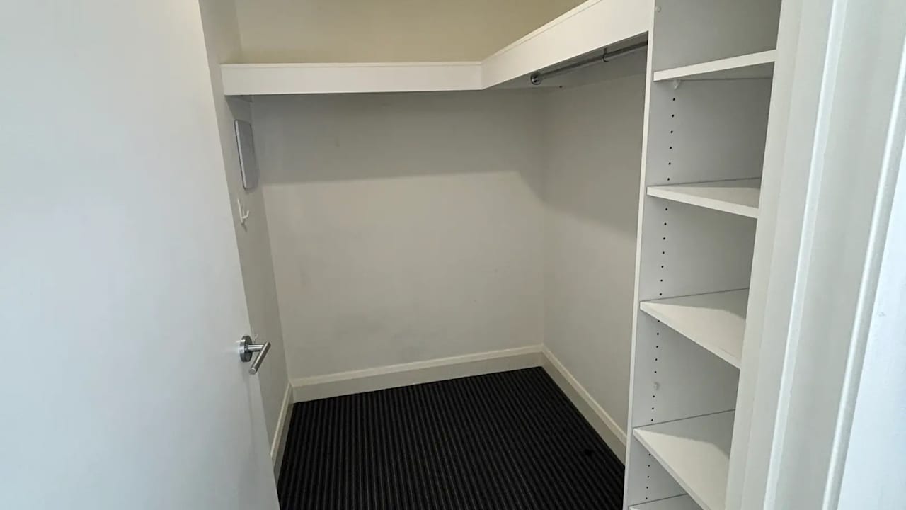 Room in a share house