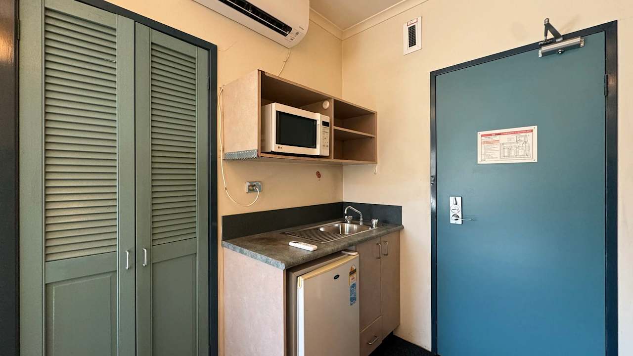 Furnished room studio flat for rent