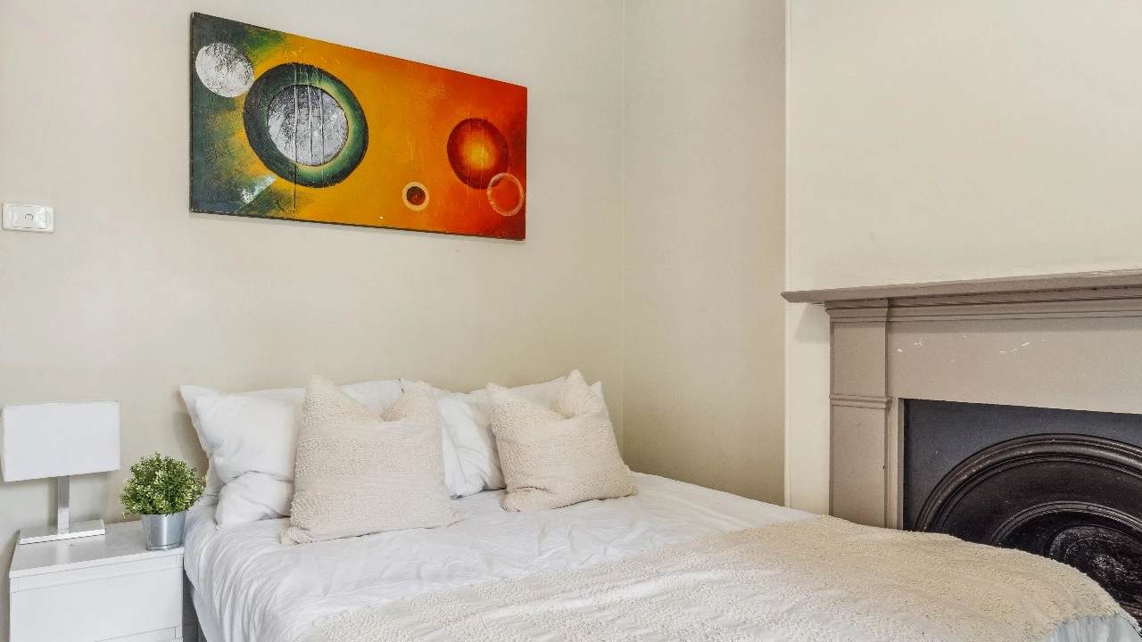 Furnished room in a share house