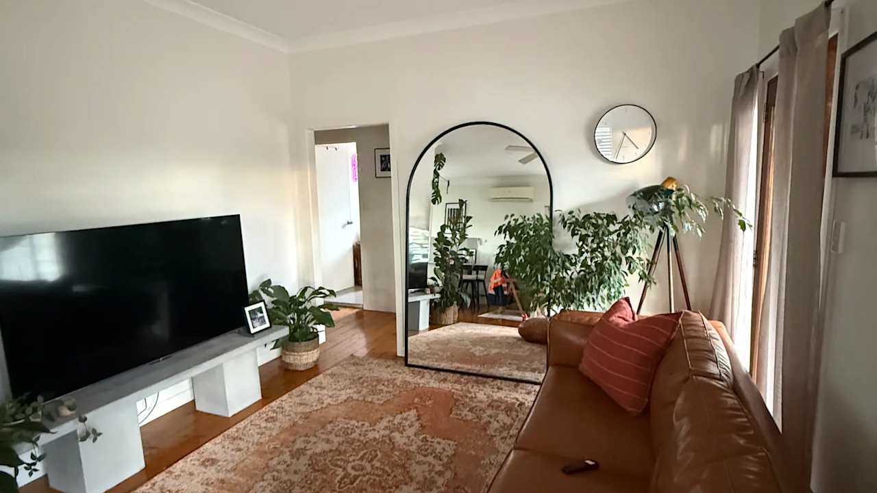 Room in a share house