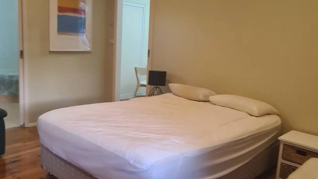 Furnished room with ensuite in a flatshare