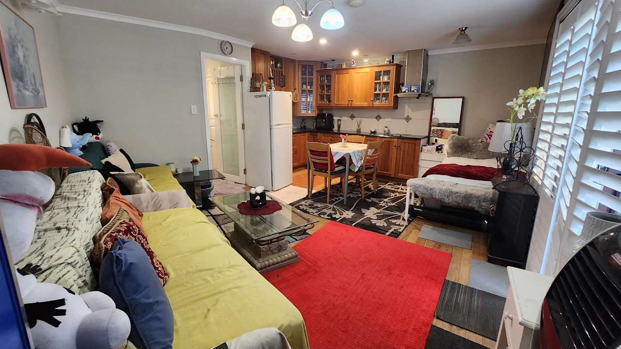 Whole property with 2 rooms for rent